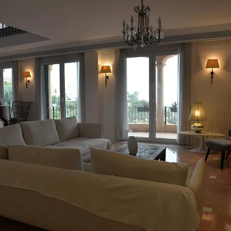 La Favorita Villa *